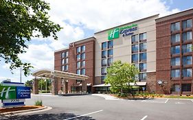 Holiday Inn Express Hotel & Suites Bloomington West